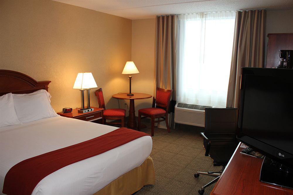 Fairfield By Marriott Inn & Suites Madison South Екстериор снимка